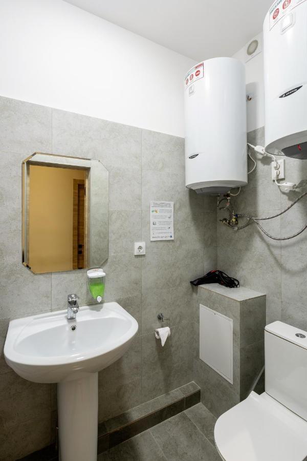 Bodo Hostel บิชเคก ภายนอก รูปภาพ